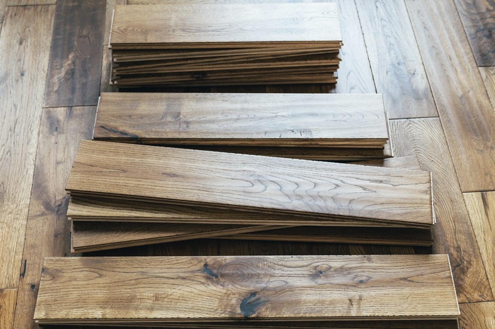 Suelo de madera maciza o un suelo laminado: ¿cuál dura más?